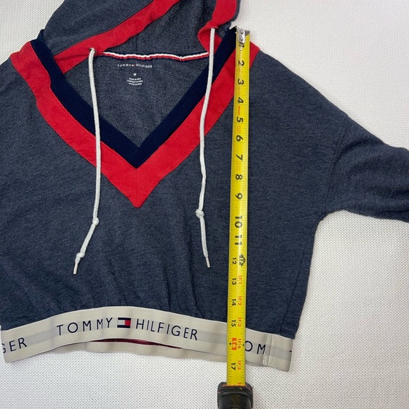 Tommy Hilfiger Cropped Pullover Hoodie Size Medium Vintage A - Picture 9 of 9